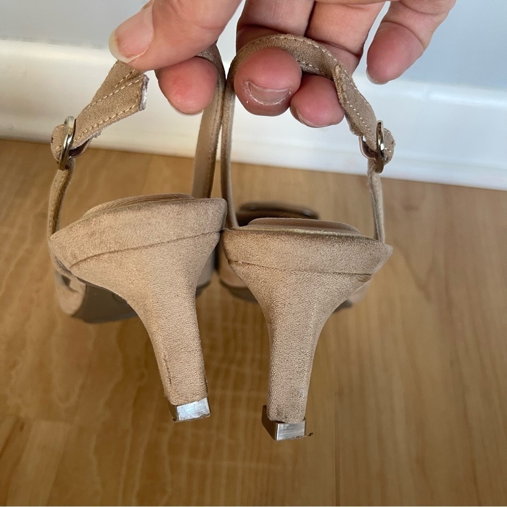 Anne Klein Tan Slingback Heels - Picture 8 of 11
